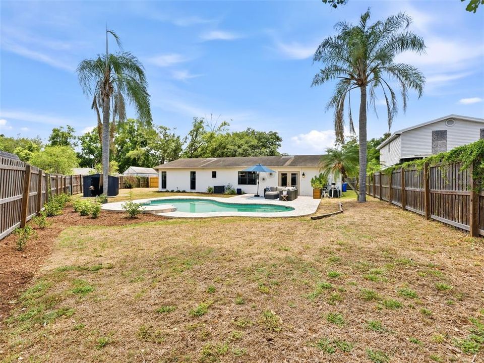 Active With Contract: $430,000 (3 beds, 2 baths, 1690 Square Feet)