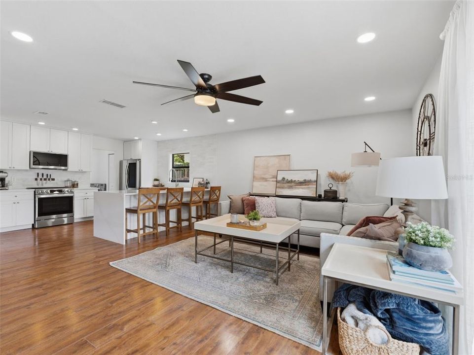 Active With Contract: $430,000 (3 beds, 2 baths, 1690 Square Feet)