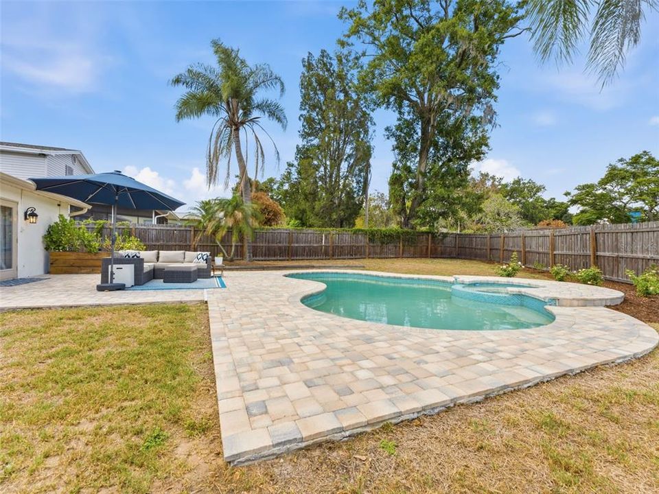Active With Contract: $430,000 (3 beds, 2 baths, 1690 Square Feet)