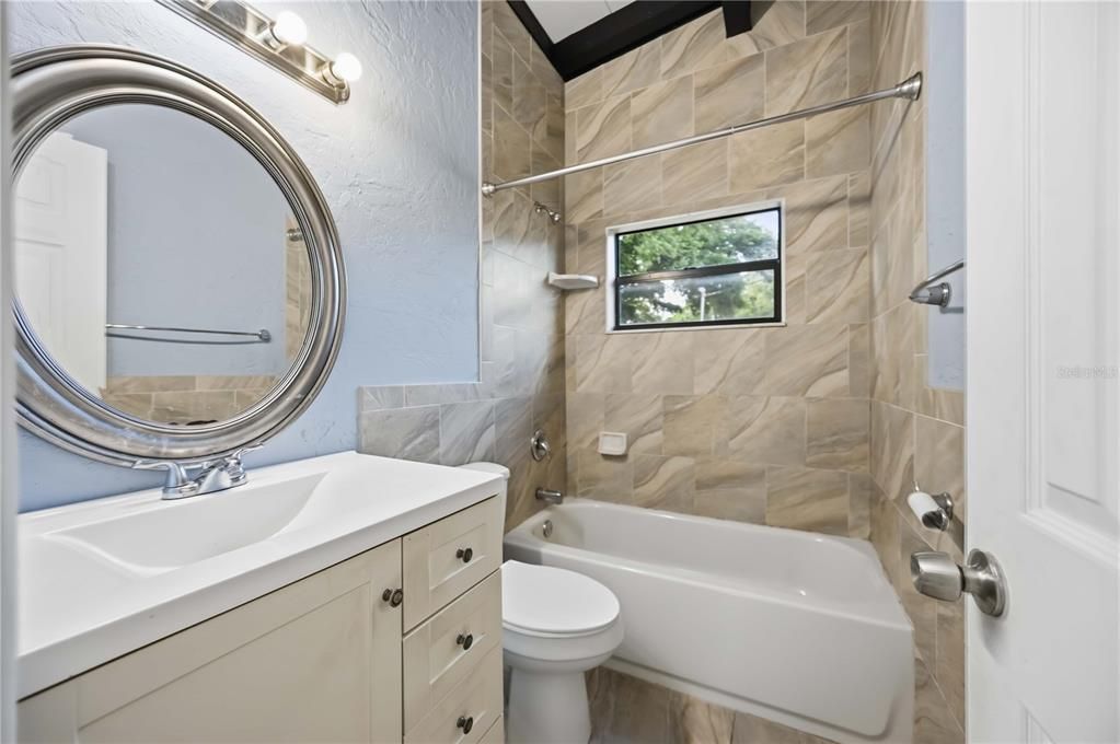 For Sale: $349,900 (3 beds, 3 baths, 1516 Square Feet)