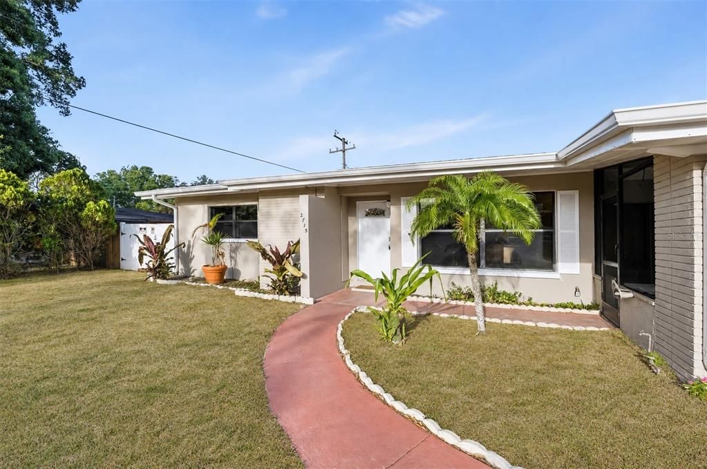 For Sale: $349,900 (3 beds, 3 baths, 1516 Square Feet)