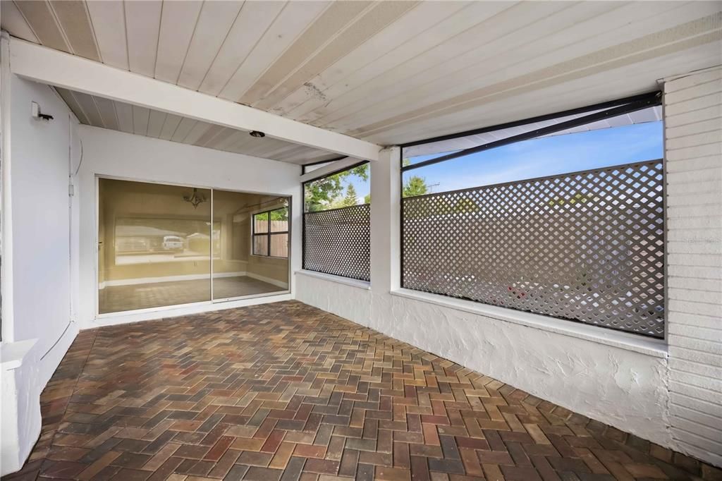 For Sale: $349,900 (3 beds, 3 baths, 1516 Square Feet)
