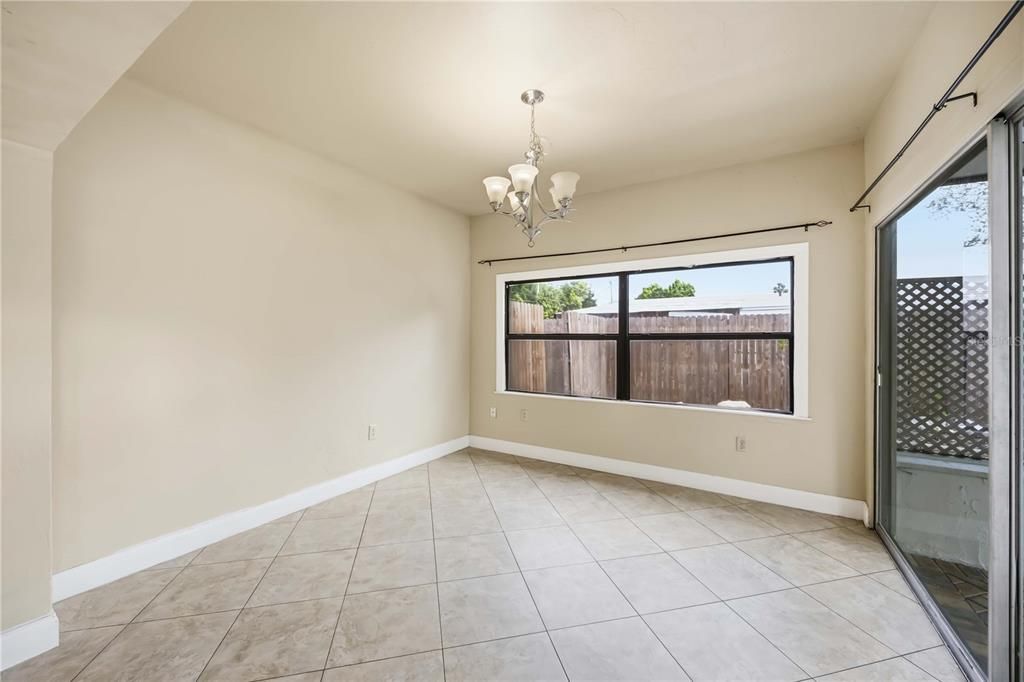 For Sale: $349,900 (3 beds, 3 baths, 1516 Square Feet)