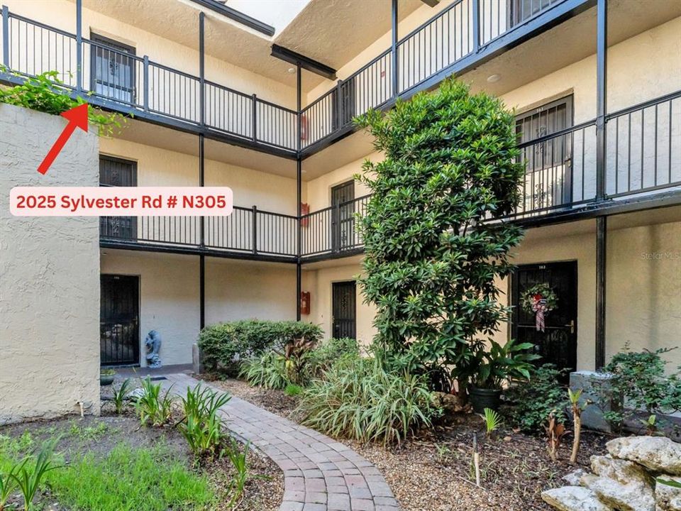 For Sale: $92,500 (1 beds, 1 baths, 854 Square Feet)