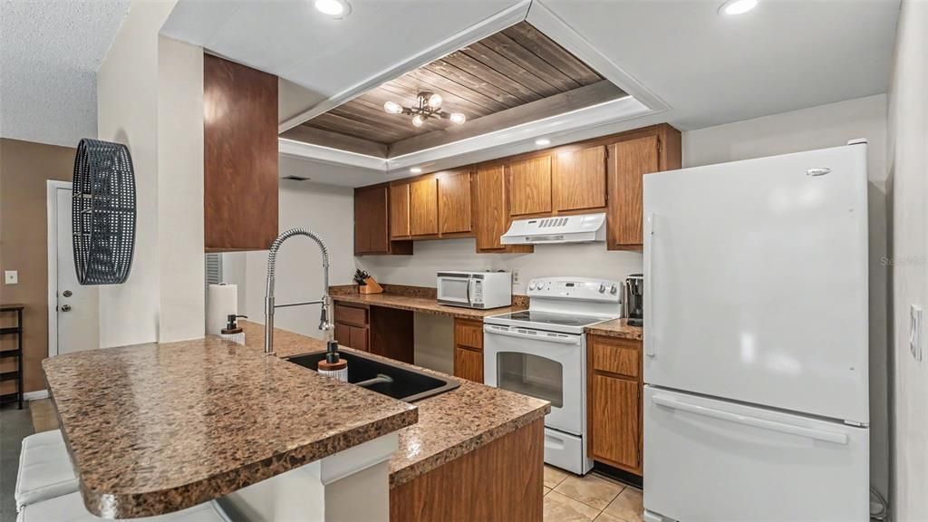 For Sale: $92,500 (1 beds, 1 baths, 854 Square Feet)
