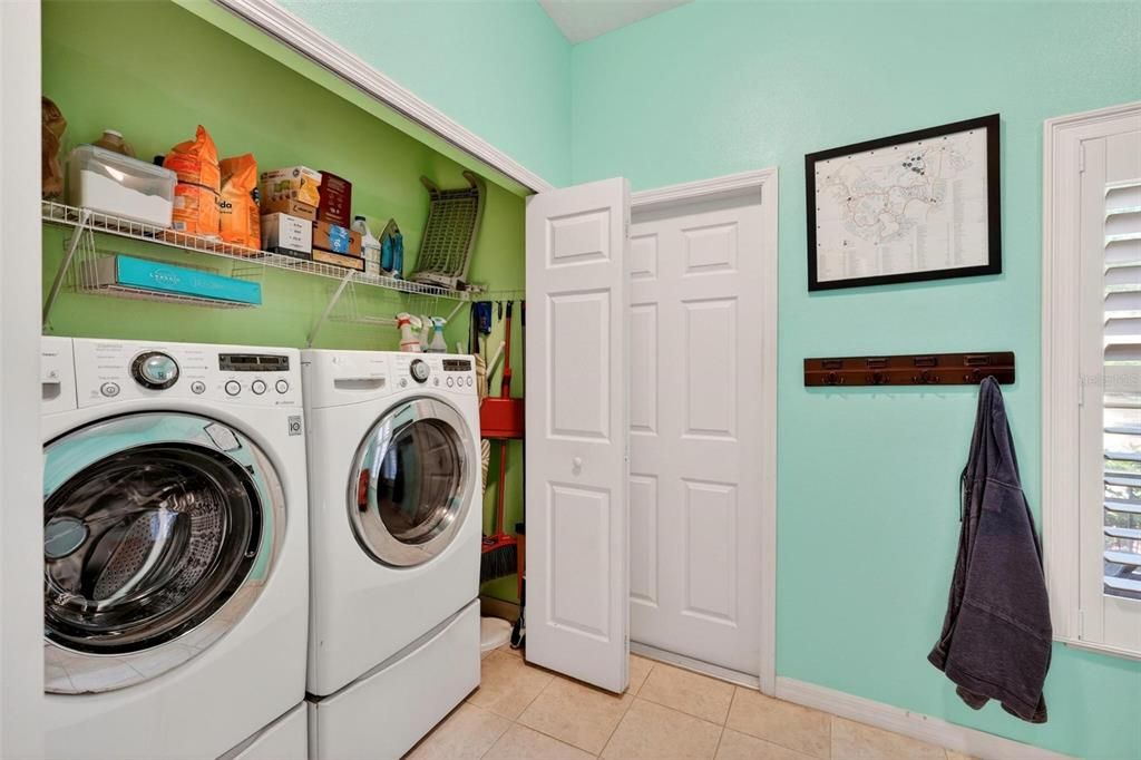 En Venta: $368,000 (2 camas, 2 baños, 2170 Pies cuadrados)