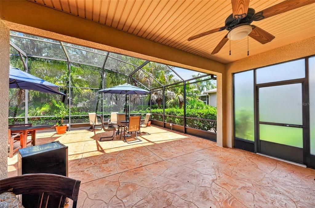 En Venta: $368,000 (2 camas, 2 baños, 2170 Pies cuadrados)