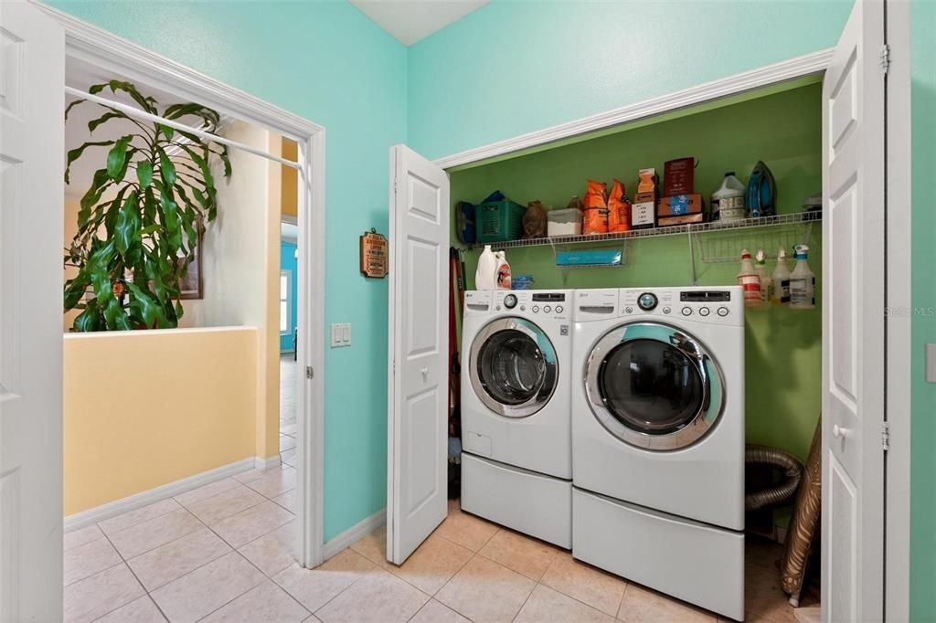 En Venta: $368,000 (2 camas, 2 baños, 2170 Pies cuadrados)