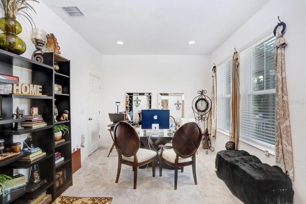 For Sale: $344,900 (4 beds, 2 baths, 1966 Square Feet)