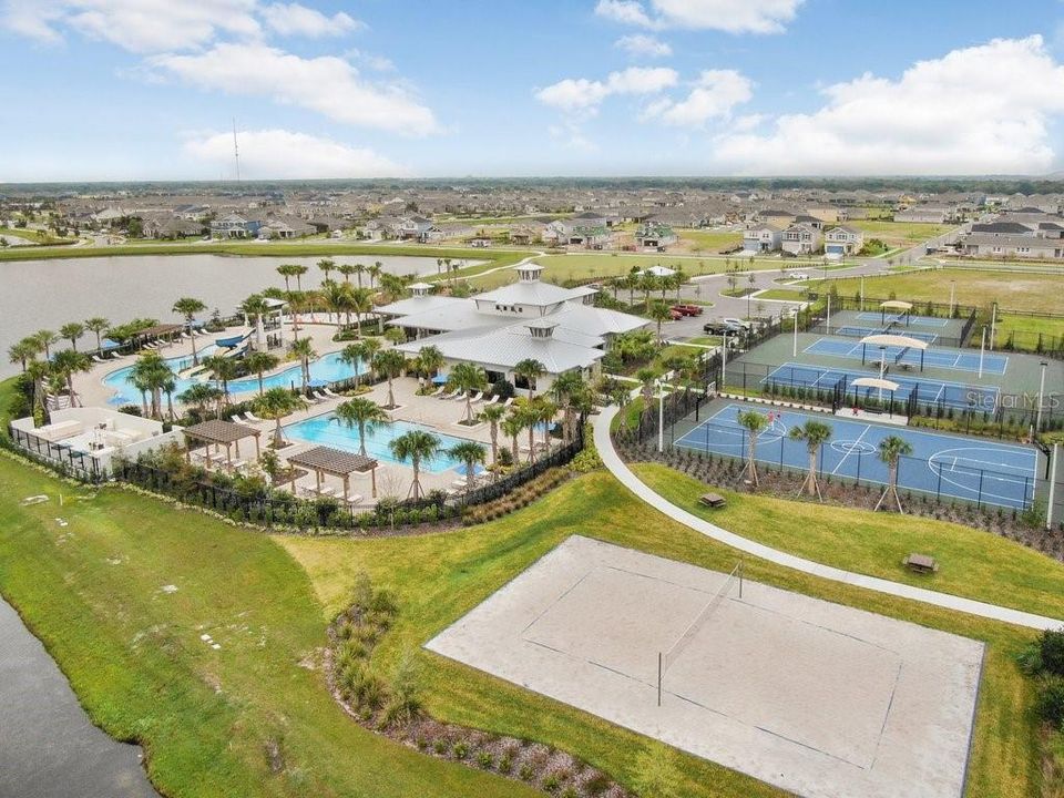 For Sale: $344,900 (4 beds, 2 baths, 1966 Square Feet)