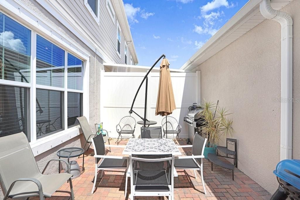 For Sale: $344,900 (4 beds, 2 baths, 1966 Square Feet)