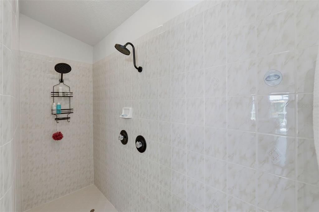 For Sale: $1,075,000 (3 beds, 2 baths, 1803 Square Feet)
