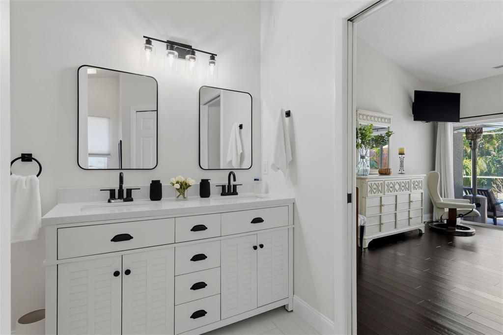 For Sale: $1,075,000 (3 beds, 2 baths, 1803 Square Feet)