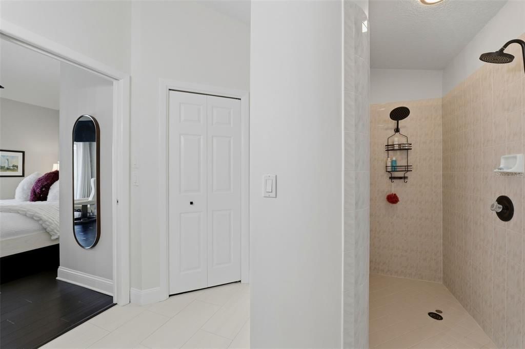 For Sale: $1,075,000 (3 beds, 2 baths, 1803 Square Feet)
