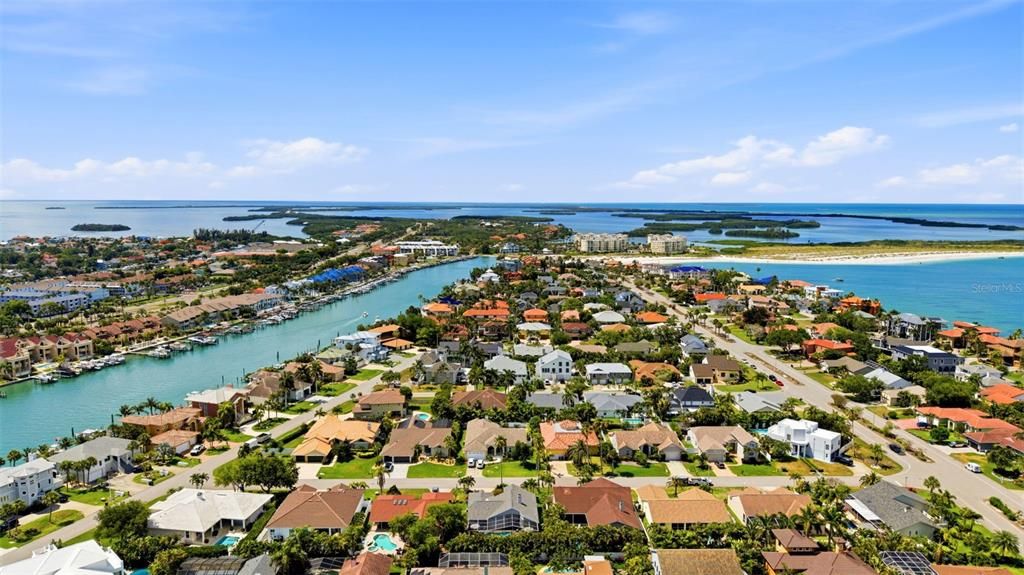 For Sale: $1,075,000 (3 beds, 2 baths, 1803 Square Feet)