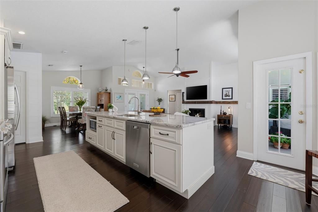 For Sale: $1,075,000 (3 beds, 2 baths, 1803 Square Feet)