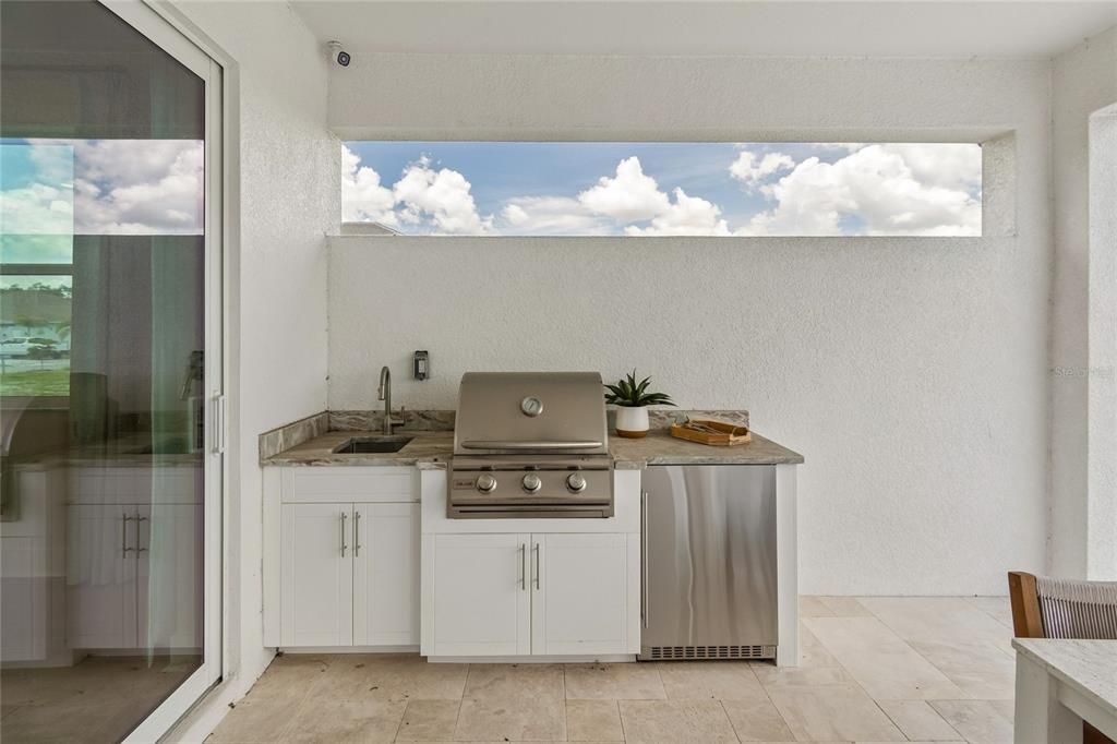 Activo con contrato: $949,999 (4 camas, 3 baños, 2193 Pies cuadrados)