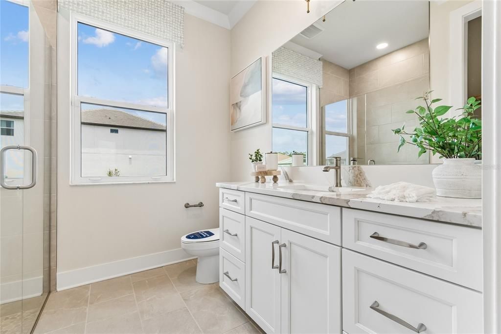 Activo con contrato: $949,999 (4 camas, 3 baños, 2193 Pies cuadrados)