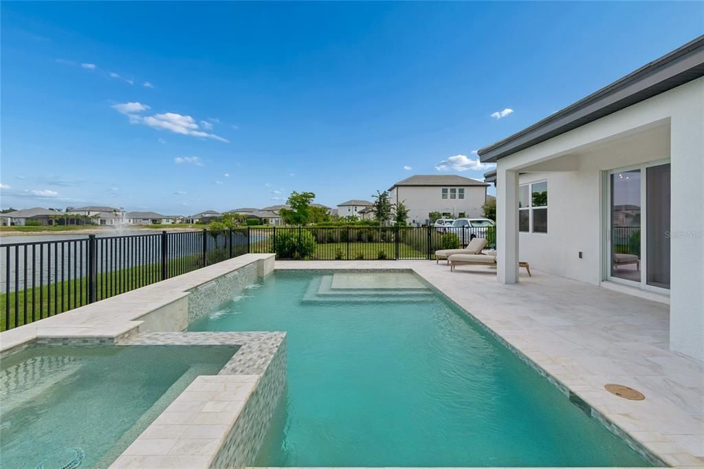 Activo con contrato: $949,999 (4 camas, 3 baños, 2193 Pies cuadrados)