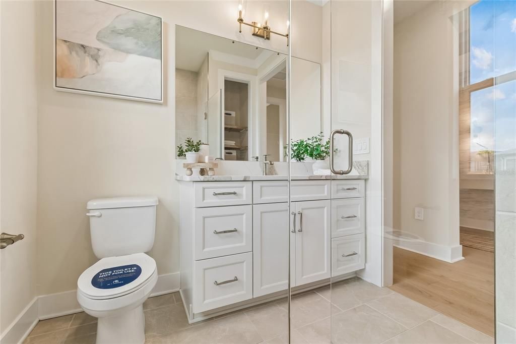 Activo con contrato: $949,999 (4 camas, 3 baños, 2193 Pies cuadrados)