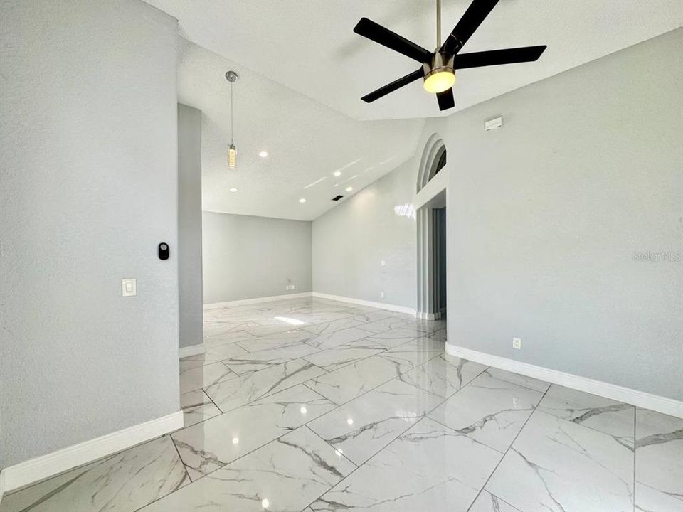 For Rent: $3,100 (4 beds, 2 baths, 2036 Square Feet)