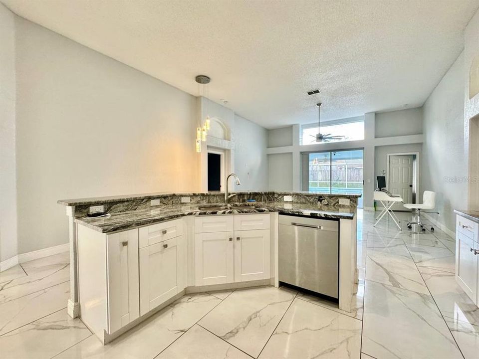 For Rent: $3,100 (4 beds, 2 baths, 2036 Square Feet)