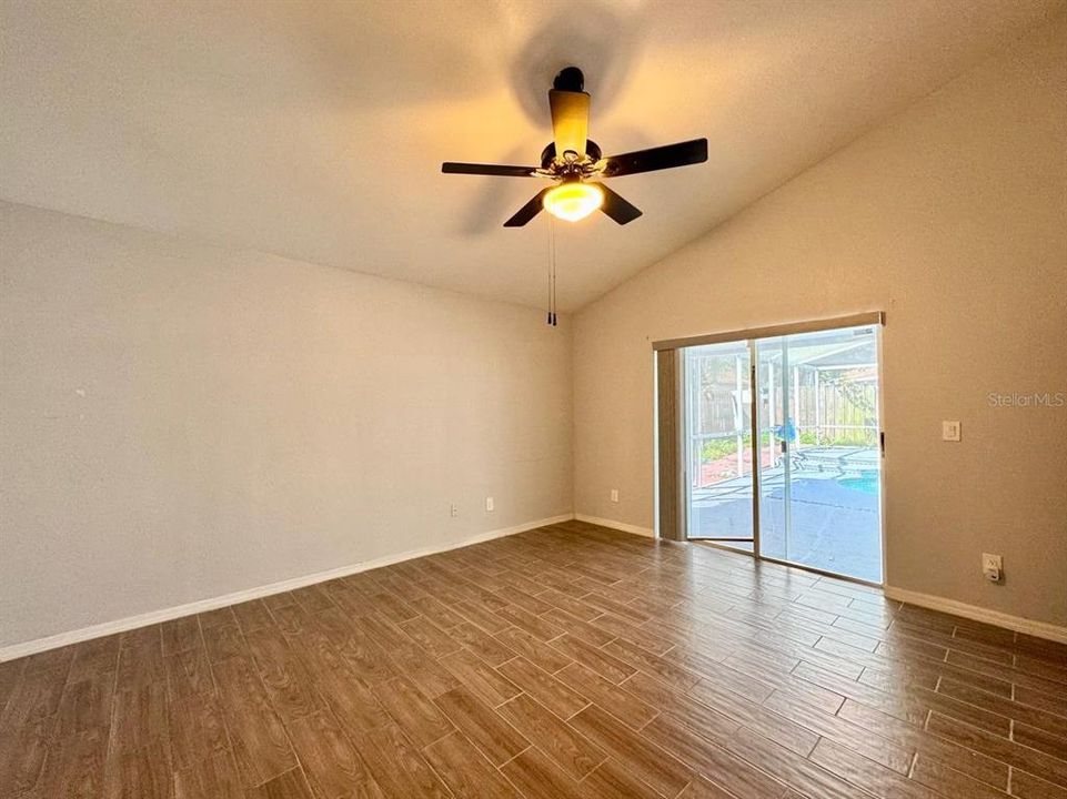 For Rent: $3,100 (4 beds, 2 baths, 2036 Square Feet)