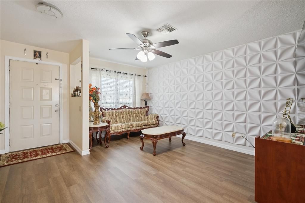 For Sale: $279,999 (3 beds, 2 baths, 1036 Square Feet)