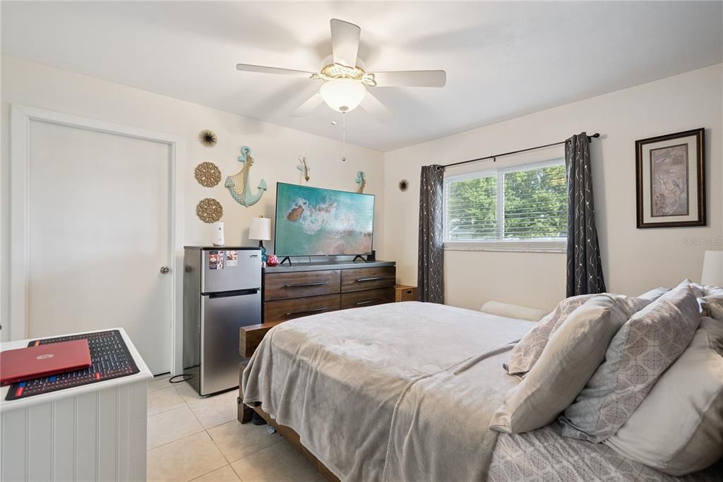 For Sale: $279,999 (3 beds, 2 baths, 1036 Square Feet)