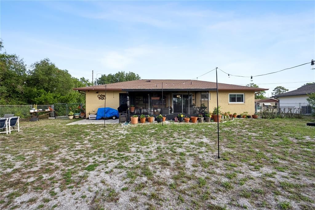 For Sale: $279,999 (3 beds, 2 baths, 1036 Square Feet)