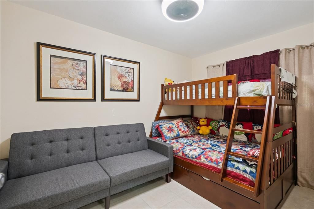For Sale: $279,999 (3 beds, 2 baths, 1036 Square Feet)