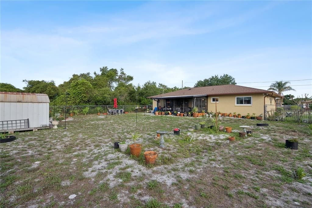 For Sale: $279,999 (3 beds, 2 baths, 1036 Square Feet)