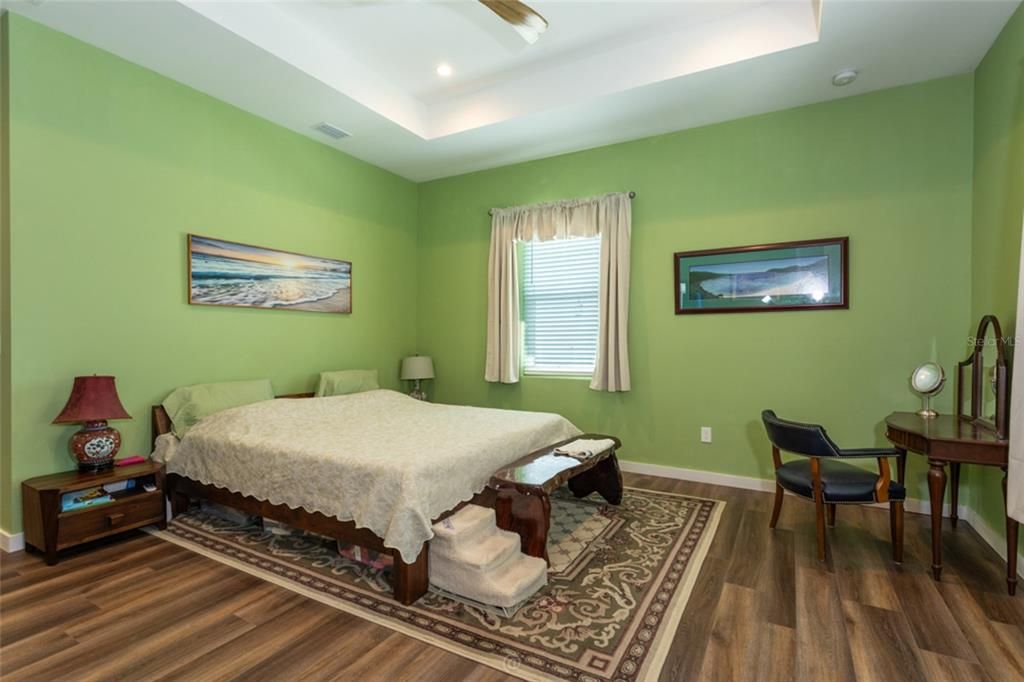 For Sale: $750,000 (3 beds, 2 baths, 2560 Square Feet)
