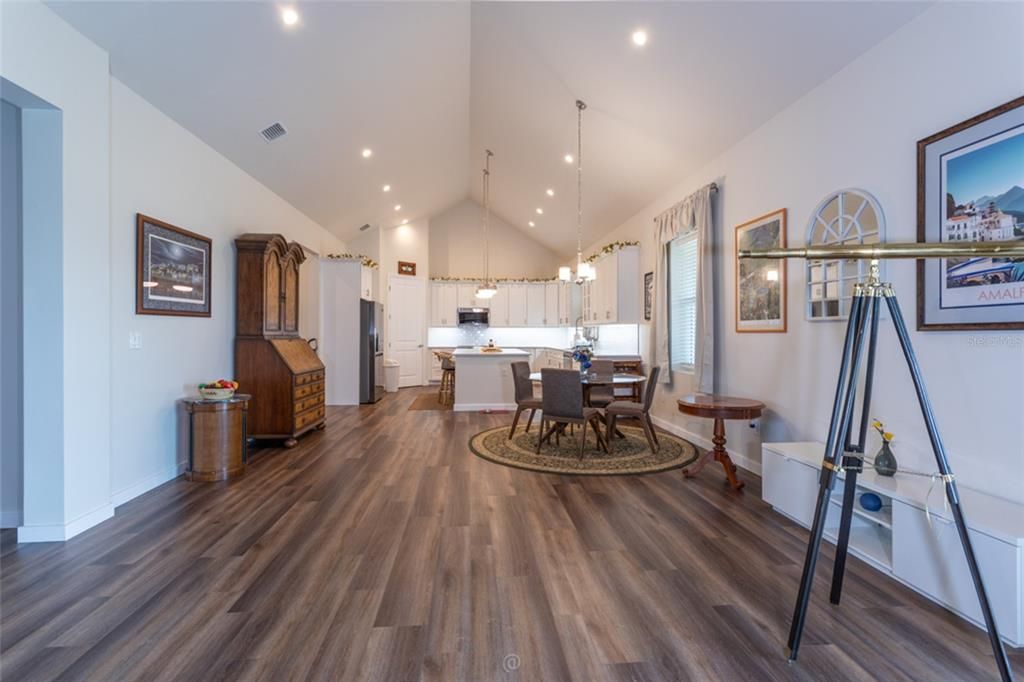 For Sale: $750,000 (3 beds, 2 baths, 2560 Square Feet)