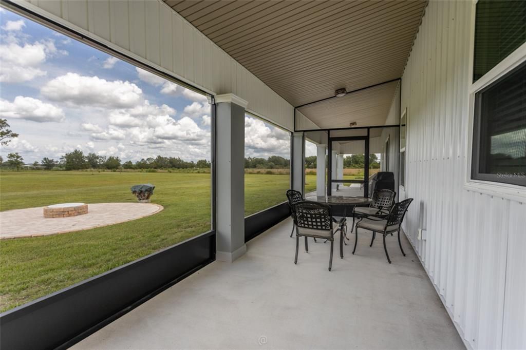 For Sale: $750,000 (3 beds, 2 baths, 2560 Square Feet)