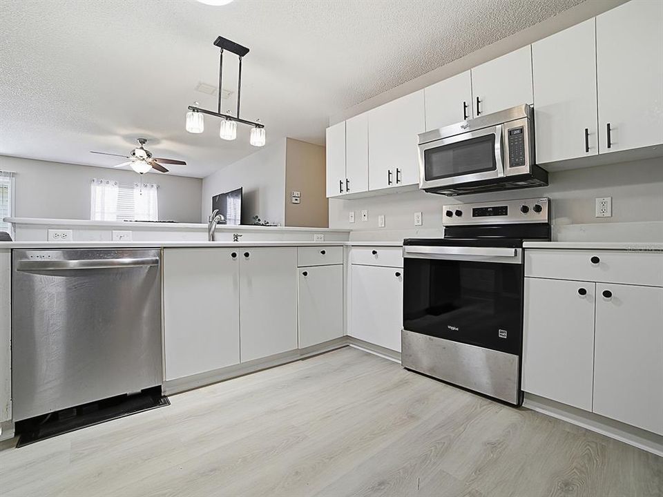 En Venta: $265,000 (2 camas, 2 baños, 1121 Pies cuadrados)