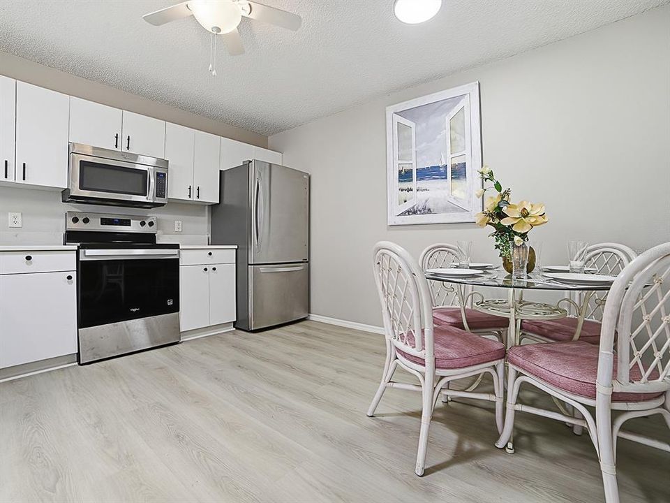 En Venta: $265,000 (2 camas, 2 baños, 1121 Pies cuadrados)