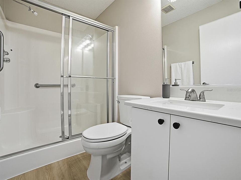 En Venta: $265,000 (2 camas, 2 baños, 1121 Pies cuadrados)