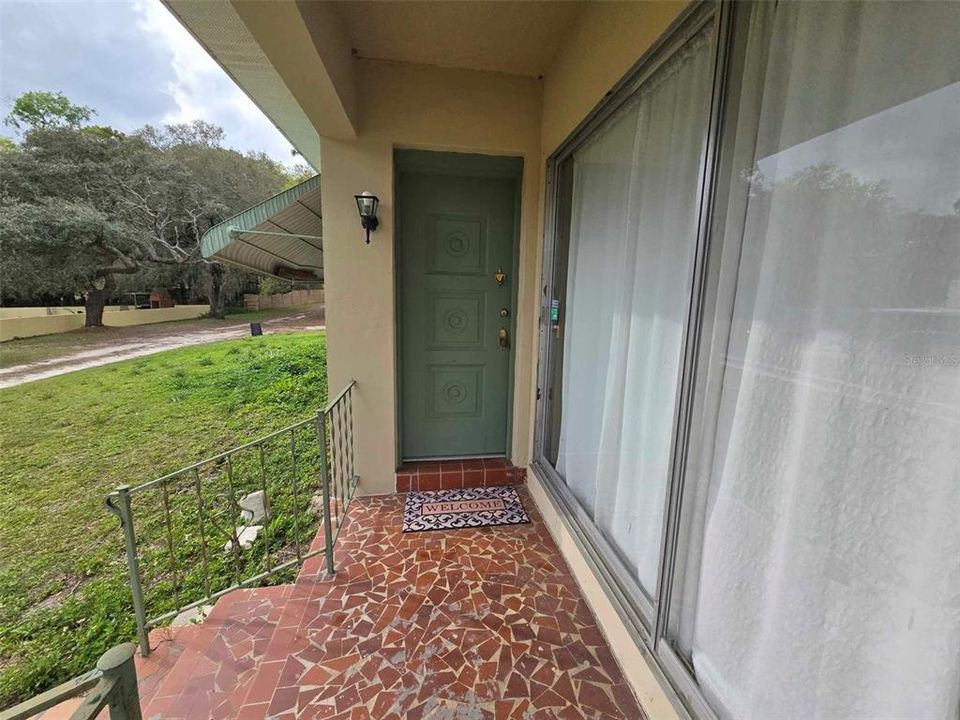 For Sale: $350,000 (5 beds, 2 baths, 2041 Square Feet)