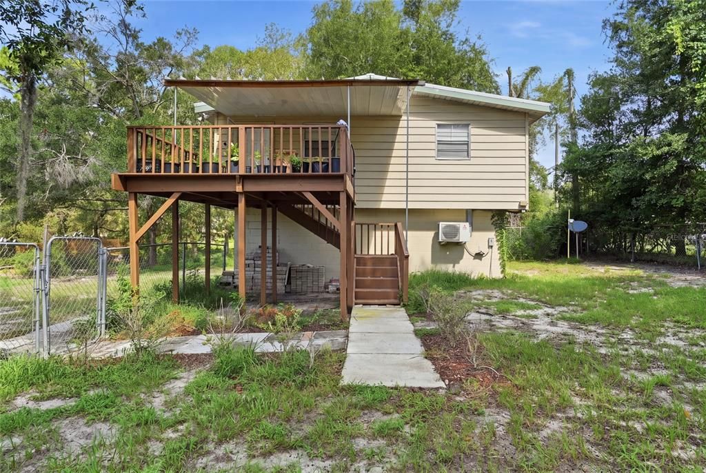 For Sale: $340,000 (5 beds, 2 baths, 2041 Square Feet)