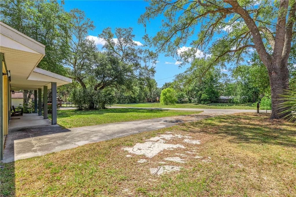 For Sale: $219,000 (3 beds, 2 baths, 1196 Square Feet)
