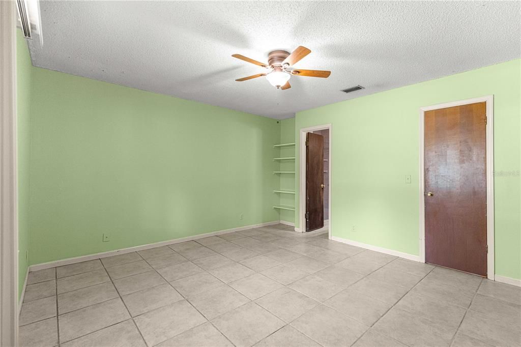 For Sale: $219,000 (3 beds, 2 baths, 1196 Square Feet)