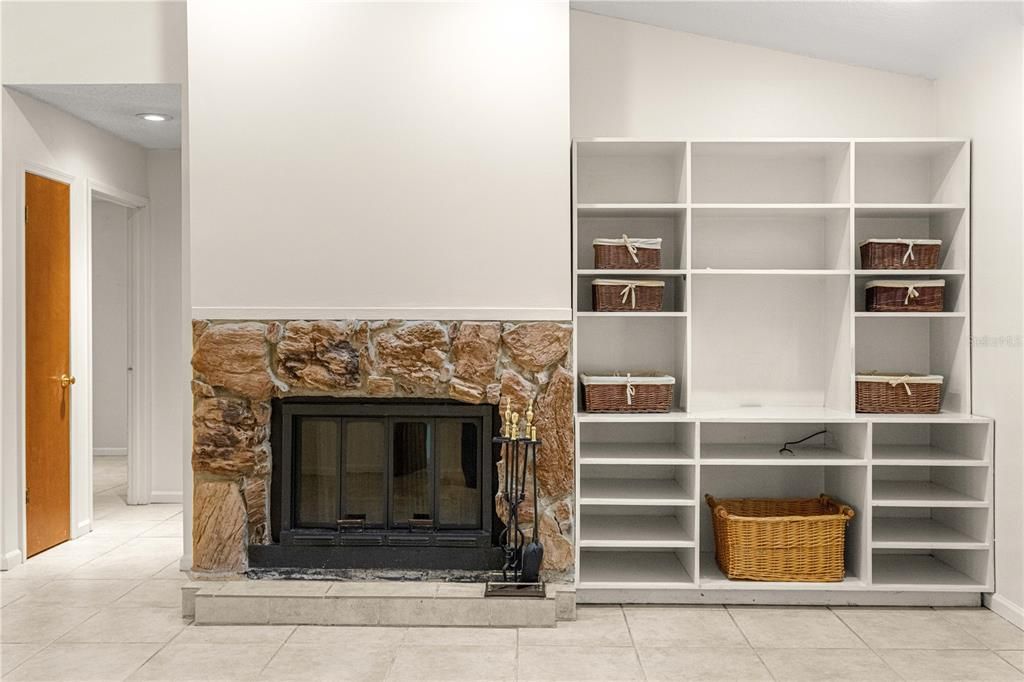 For Sale: $219,000 (3 beds, 2 baths, 1196 Square Feet)