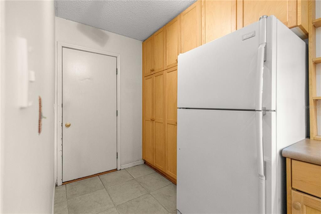 For Sale: $219,000 (3 beds, 2 baths, 1196 Square Feet)