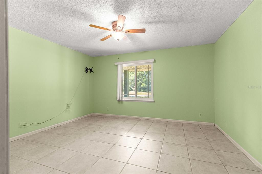 For Sale: $219,000 (3 beds, 2 baths, 1196 Square Feet)