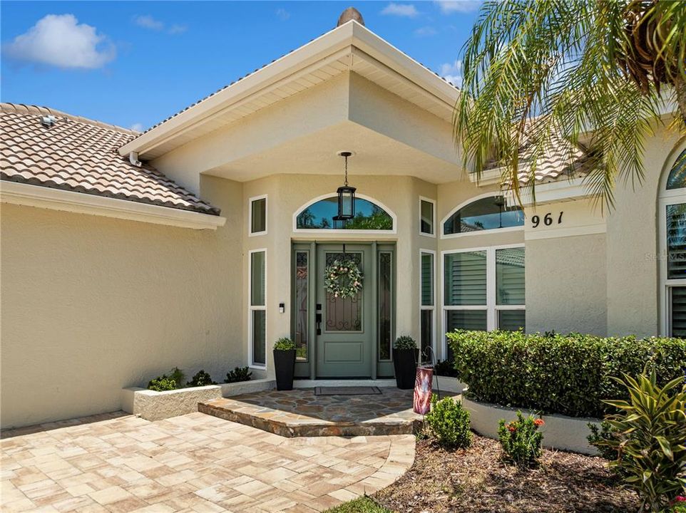 Active With Contract: $998,900 (3 beds, 3 baths, 2214 Square Feet)