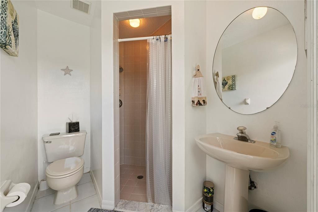 Active With Contract: $998,900 (3 beds, 3 baths, 2214 Square Feet)