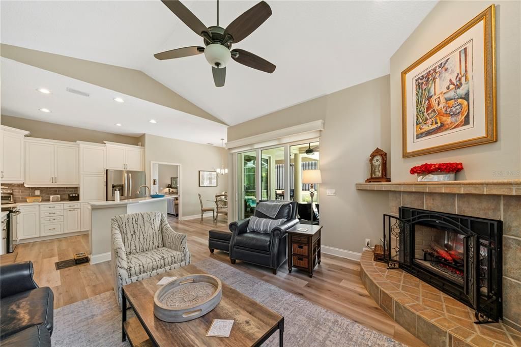 Active With Contract: $998,900 (3 beds, 3 baths, 2214 Square Feet)