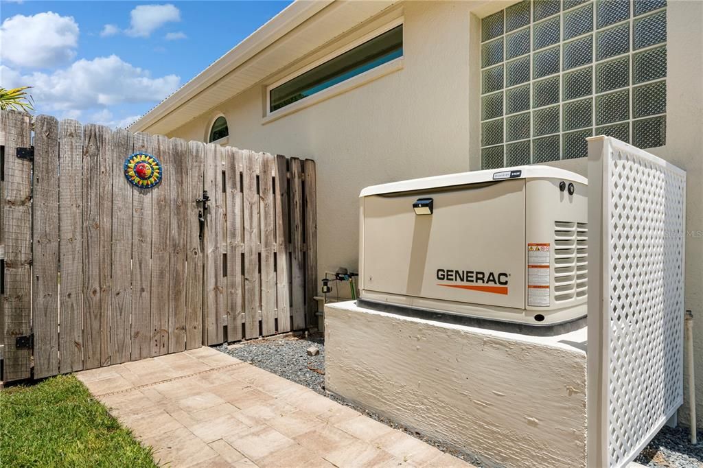 Active With Contract: $998,900 (3 beds, 3 baths, 2214 Square Feet)