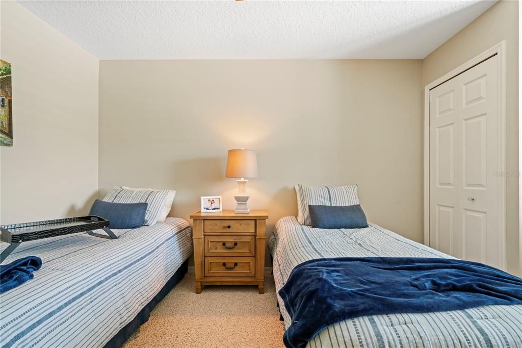 Active With Contract: $998,900 (3 beds, 3 baths, 2214 Square Feet)